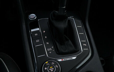 Volkswagen Tiguan II, 2019 год, 2 850 000 рублей, 18 фотография