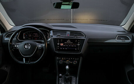 Volkswagen Tiguan II, 2019 год, 2 850 000 рублей, 11 фотография