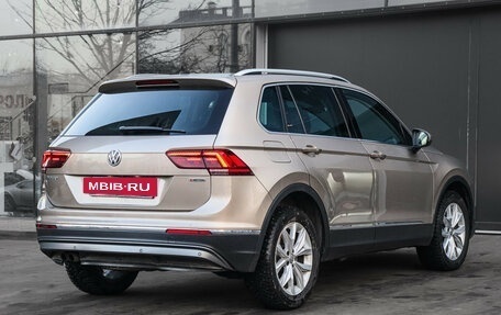 Volkswagen Tiguan II, 2019 год, 2 850 000 рублей, 4 фотография