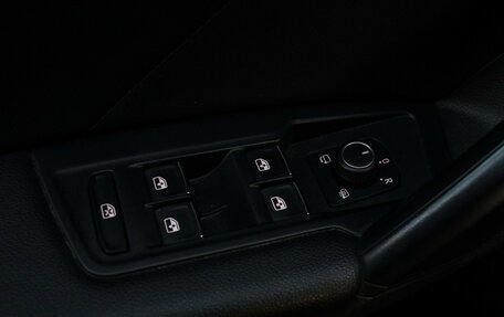 Volkswagen Tiguan II, 2019 год, 2 850 000 рублей, 23 фотография