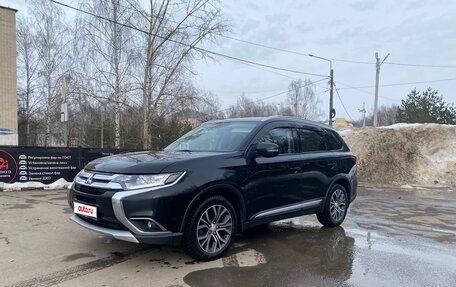 Mitsubishi Outlander III рестайлинг 3, 2015 год, 1 565 000 рублей, 2 фотография