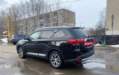 Mitsubishi Outlander III рестайлинг 3, 2015 год, 1 565 000 рублей, 3 фотография
