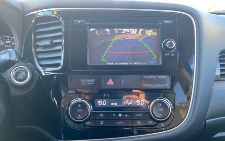 Mitsubishi Outlander III рестайлинг 3, 2015 год, 1 565 000 рублей, 14 фотография