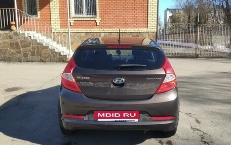 Hyundai Solaris II рестайлинг, 2015 год, 850 000 рублей, 5 фотография