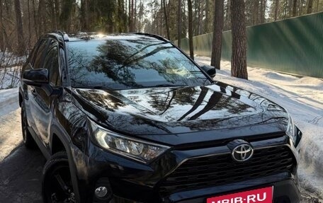 Toyota RAV4, 2022 год, 3 800 000 рублей, 1 фотография