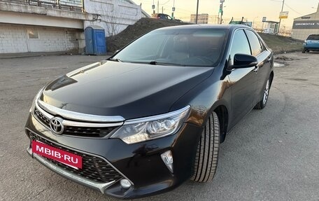 Toyota Camry, 2017 год, 2 350 000 рублей, 2 фотография