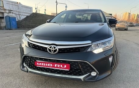 Toyota Camry, 2017 год, 2 350 000 рублей, 3 фотография
