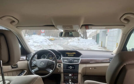 Mercedes-Benz E-Класс, 2011 год, 1 600 000 рублей, 13 фотография