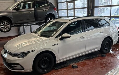 Volkswagen Golf VIII, 2021 год, 2 125 000 рублей, 3 фотография