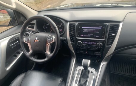 Mitsubishi Pajero Sport III рестайлинг, 2019 год, 2 770 000 рублей, 14 фотография