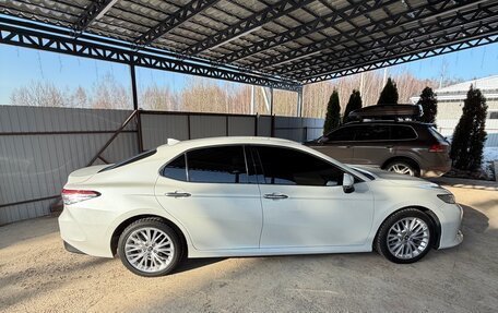 Toyota Camry, 2018 год, 2 950 000 рублей, 8 фотография