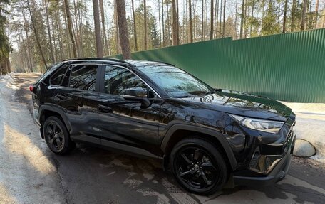 Toyota RAV4, 2022 год, 3 800 000 рублей, 2 фотография