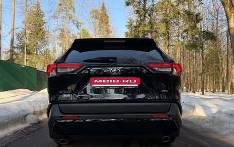Toyota RAV4, 2022 год, 3 800 000 рублей, 5 фотография