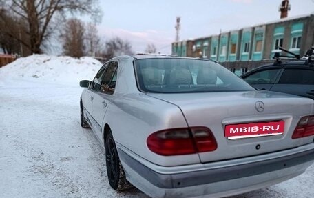 Mercedes-Benz E-Класс, 1999 год, 285 000 рублей, 1 фотография