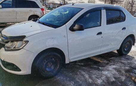 Renault Logan II, 2017 год, 330 000 рублей, 2 фотография