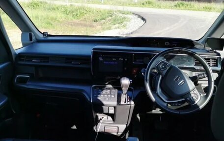 Honda Stepwgn IV, 2015 год, 1 850 000 рублей, 7 фотография