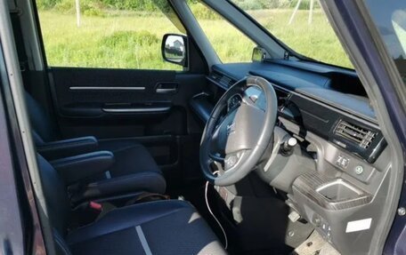 Honda Stepwgn IV, 2015 год, 1 850 000 рублей, 5 фотография