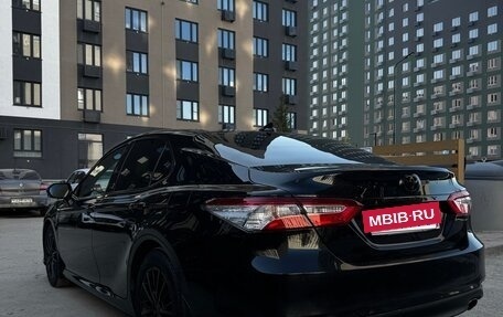 Toyota Camry, 2018 год, 2 200 000 рублей, 7 фотография