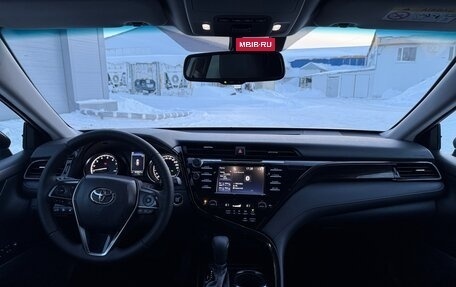 Toyota Camry, 2018 год, 2 200 000 рублей, 11 фотография