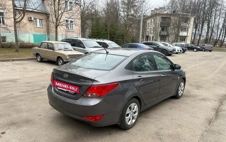 Hyundai Solaris II рестайлинг, 2015 год, 880 000 рублей, 4 фотография