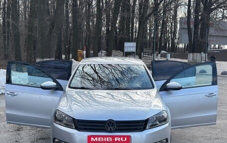 Volkswagen Passat B7, 2012 год, 990 000 рублей, 3 фотография