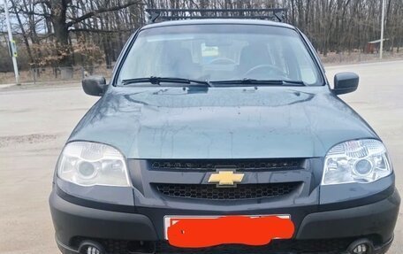 Chevrolet Niva I рестайлинг, 2018 год, 735 000 рублей, 2 фотография