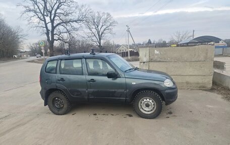 Chevrolet Niva I рестайлинг, 2018 год, 735 000 рублей, 4 фотография