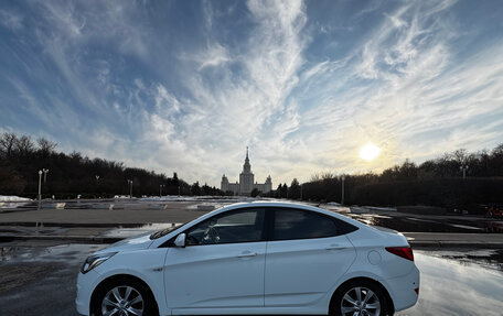 Hyundai Solaris II рестайлинг, 2015 год, 1 000 000 рублей, 5 фотография