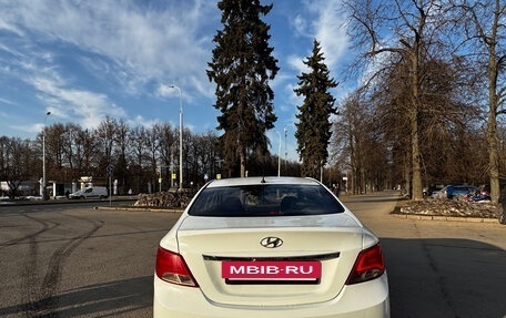 Hyundai Solaris II рестайлинг, 2015 год, 1 000 000 рублей, 3 фотография