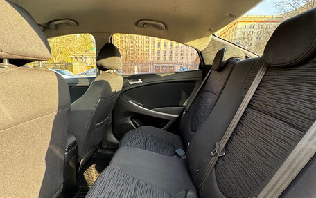 Hyundai Solaris II рестайлинг, 2015 год, 1 000 000 рублей, 17 фотография