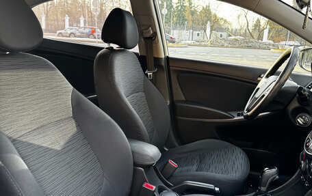 Hyundai Solaris II рестайлинг, 2015 год, 1 000 000 рублей, 18 фотография