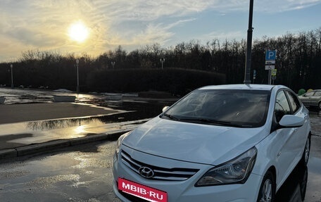 Hyundai Solaris II рестайлинг, 2015 год, 1 000 000 рублей, 8 фотография