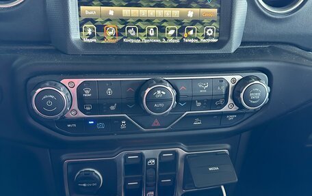 Jeep Wrangler, 2021 год, 4 290 000 рублей, 13 фотография