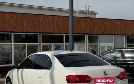 Volkswagen Jetta VI, 2013 год, 1 250 000 рублей, 4 фотография