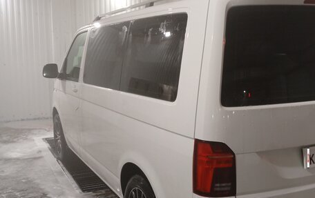 Volkswagen Multivan T6 рестайлинг, 2021 год, 3 950 000 рублей, 3 фотография