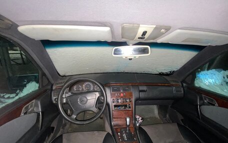 Mercedes-Benz E-Класс, 1995 год, 150 000 рублей, 8 фотография