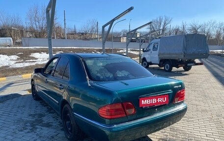 Mercedes-Benz E-Класс, 1995 год, 150 000 рублей, 3 фотография