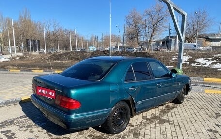 Mercedes-Benz E-Класс, 1995 год, 150 000 рублей, 5 фотография