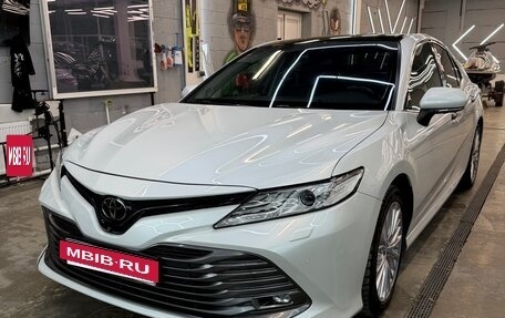 Toyota Camry, 2018 год, 2 900 000 рублей, 3 фотография