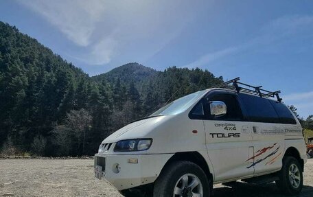 Mitsubishi Delica IV, 2001 год, 1 650 000 рублей, 2 фотография