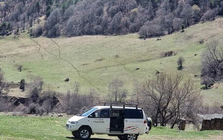Mitsubishi Delica IV, 2001 год, 1 650 000 рублей, 3 фотография