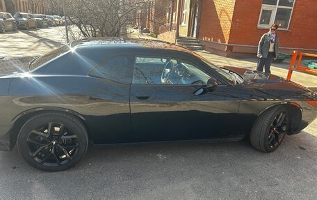 Dodge Challenger III рестайлинг 2, 2018 год, 4 300 000 рублей, 5 фотография