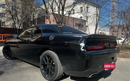 Dodge Challenger III рестайлинг 2, 2018 год, 4 300 000 рублей, 3 фотография