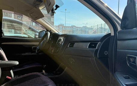 Mitsubishi Outlander III рестайлинг 3, 2013 год, 1 490 000 рублей, 5 фотография