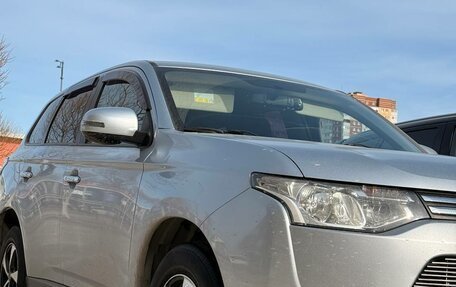 Mitsubishi Outlander III рестайлинг 3, 2013 год, 1 490 000 рублей, 3 фотография