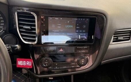 Mitsubishi Outlander III рестайлинг 3, 2013 год, 1 490 000 рублей, 8 фотография