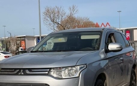 Mitsubishi Outlander III рестайлинг 3, 2013 год, 1 490 000 рублей, 2 фотография