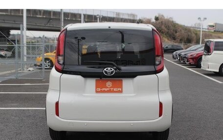 Toyota Sienta, 2022 год, 1 290 005 рублей, 4 фотография