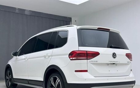 Volkswagen Touran III, 2022 год, 1 535 005 рублей, 3 фотография