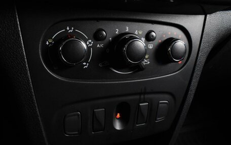 Renault Logan II, 2020 год, 569 000 рублей, 12 фотография